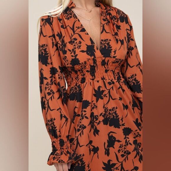 Floral Print Bishop Sleeve Shirred Dress - Picture 4 of 4